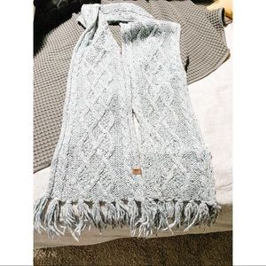 Roots Scarf